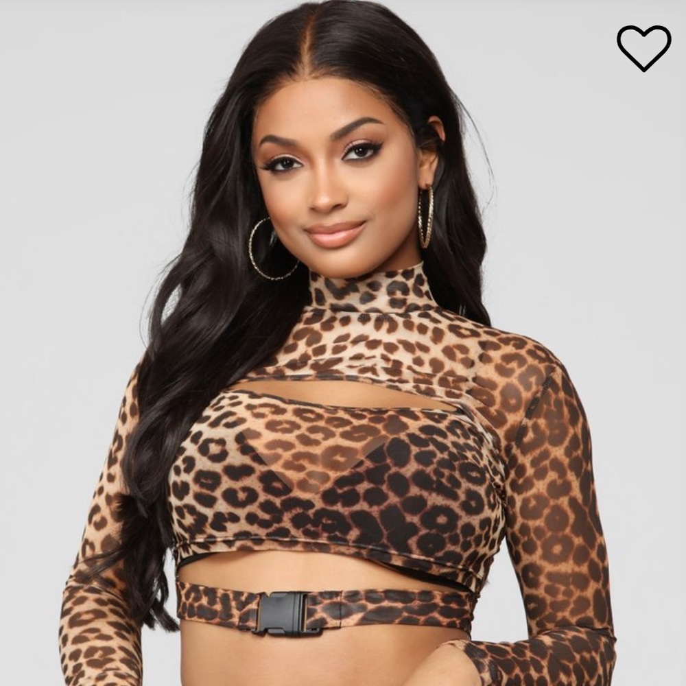Very trendy leopard mesh top with buckle